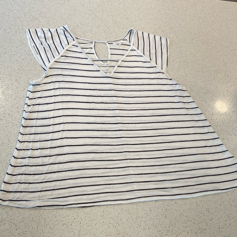 Maurice’s White and Black Striped Short Sleeve Top, Large